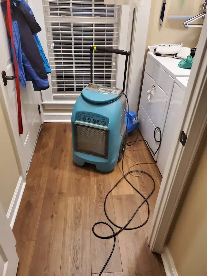 Commercial dehumidifier deployed for Crawl Space Restoration in Lincoln Park